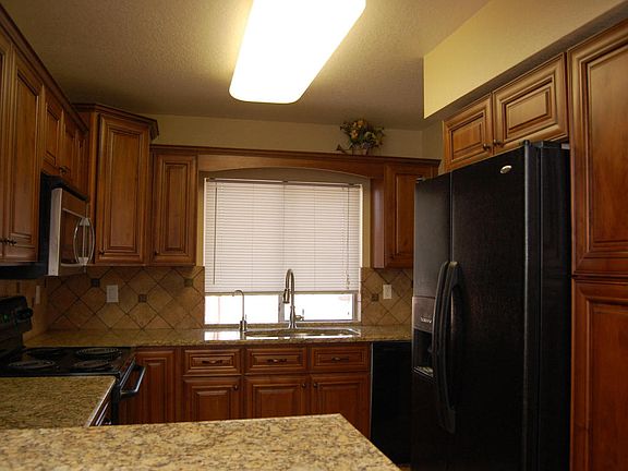 3rd image of 5078 W Kingbird St