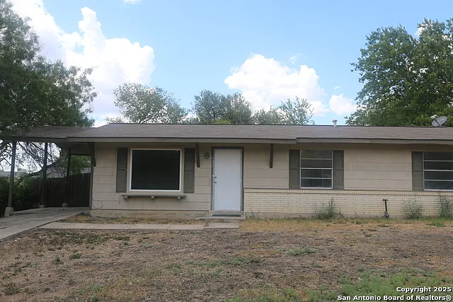 3 bed, 1.0 bath, 968 sqft, $1,100 — Photo 2