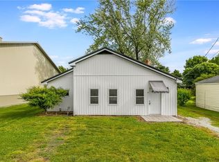 312 W 2nd St, Norborne, MO 64668