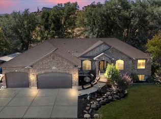 1586 W Rock Hollow Dr, Bluffdale, UT 84065