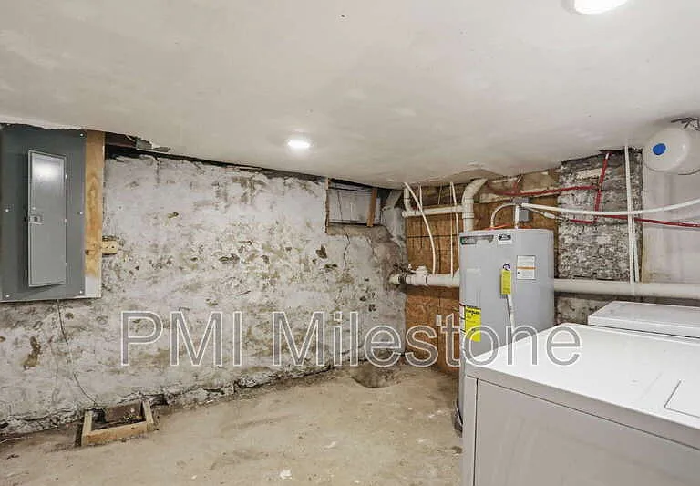 316 N High St — Photo 28
