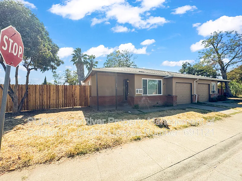 2 bed, 1.0 bath, $1,995 — Photo 4