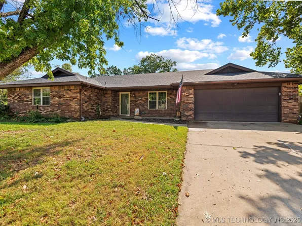 1906 Windstone Dr, Bartlesville, OK 74006