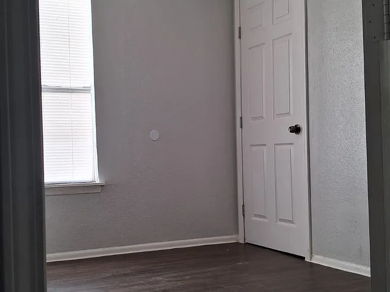 641 Morningview Dr — Photo 3