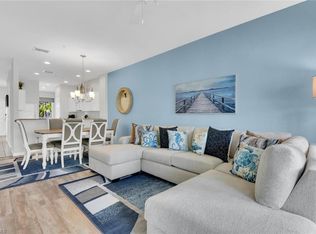 7930 Mahogany Run Ln APT 826, Naples, FL 34113