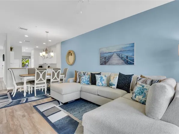 7930 Mahogany Run Ln APT 826, Naples, FL 34113