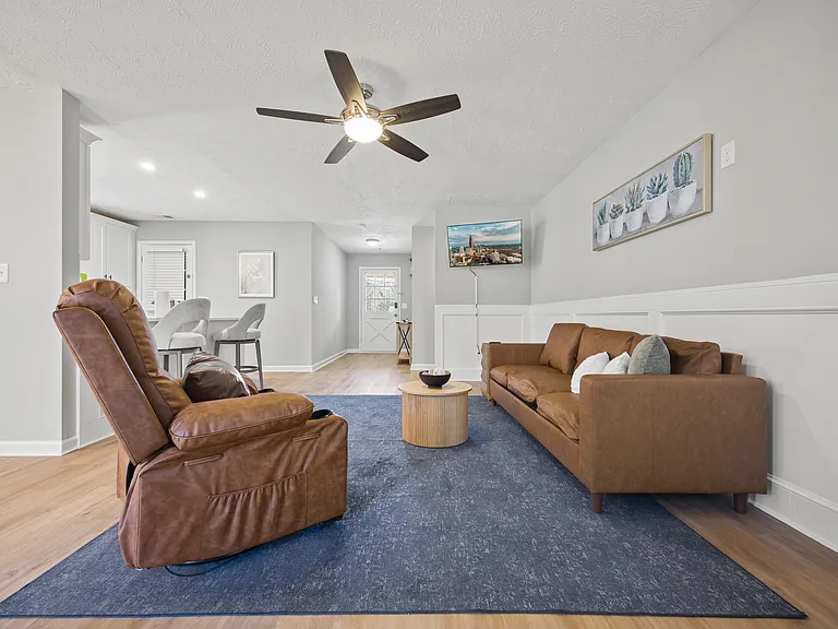 2031 Jockey Ct — Photo 8