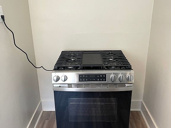 4th image of 2309 E 7th St APT 6