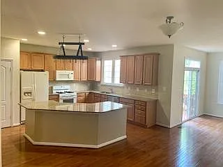 6869 Rolling Creek Way — Photo 7