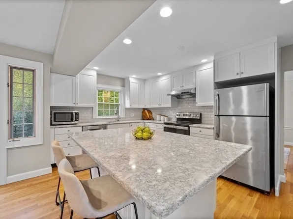 8 Parker Rd, Needham, MA 02494