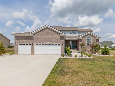 1174 Berkshire Dr, Adrian, MI, 49221