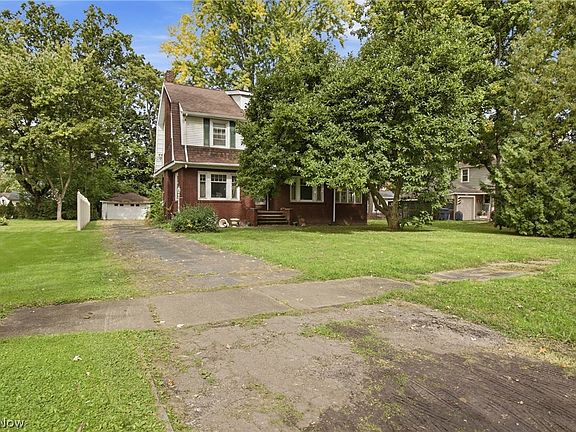 3rd image of 1334 Beechcrest St NW