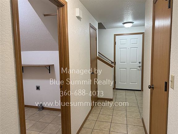 3rd image of 2120 Agate Ct SE