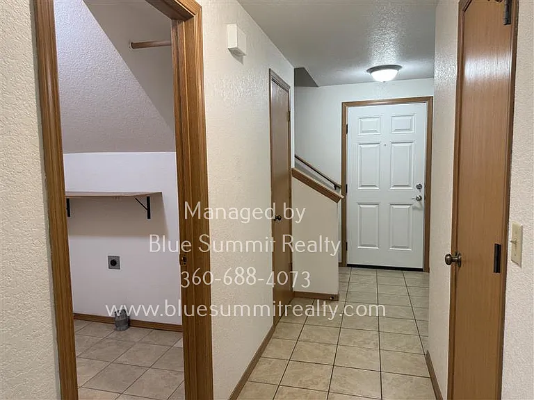 2120 Agate Ct SE — Photo 3