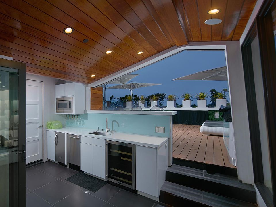 1st image of 604 Acacia Ave