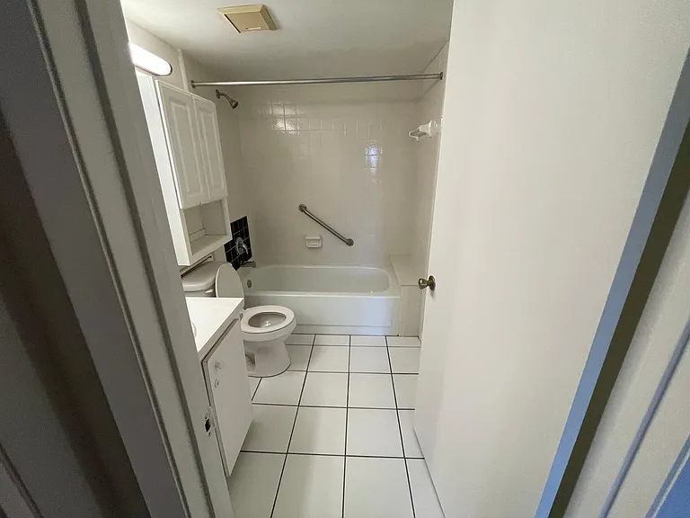 1516 S Pine Ridge Cir — Photo 2