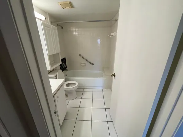 1516 S Pine Ridge Cir, Sanford, FL 32773