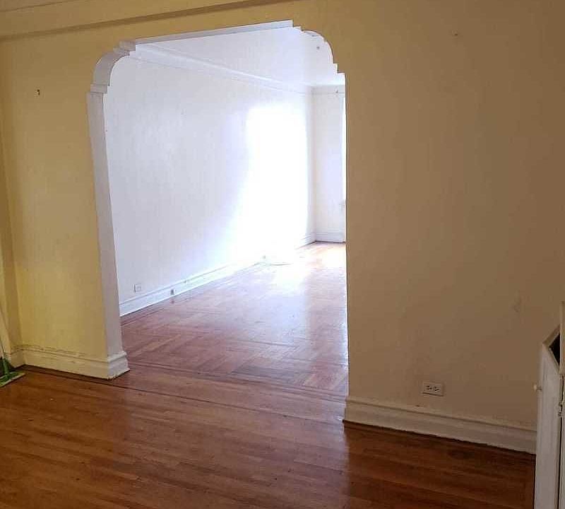1st image of 240 E 18th St APT 1H