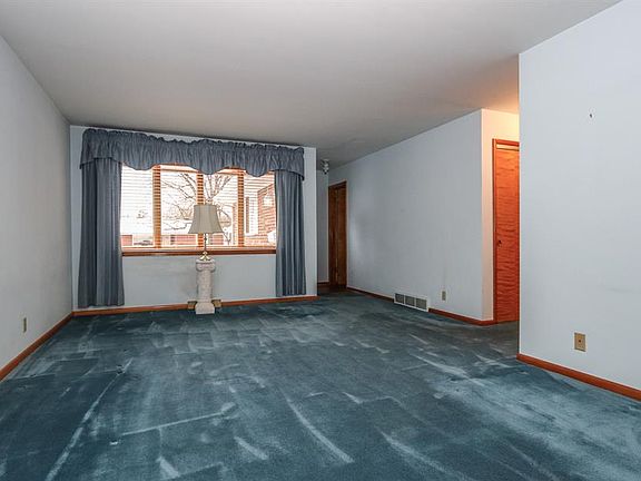 4th image of 4450 Haverland Dr