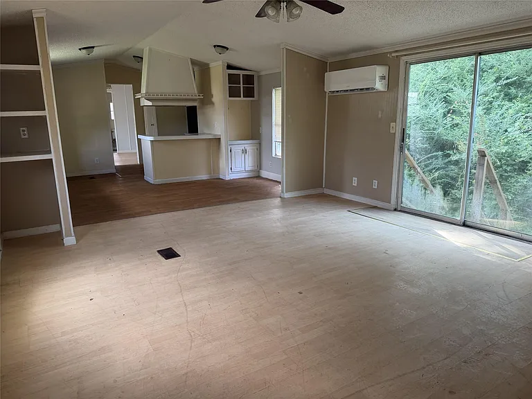 1020 Dr Martin Luther King Jr Dr — Photo 3