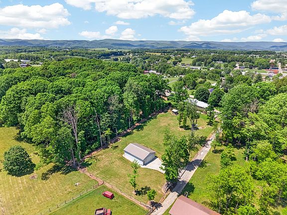 3rd image of 301 Mountain View Ave