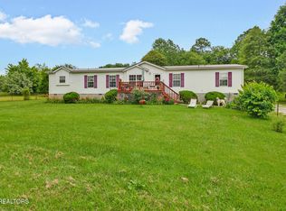 627 Clint Lowe Rd, Crossville, TN 38572