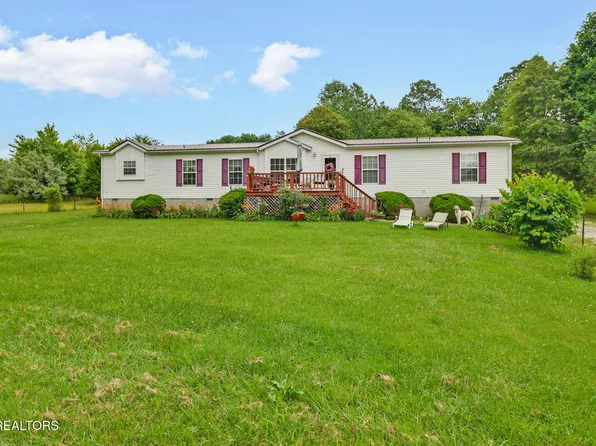 627 Clint Lowe Rd, Crossville, TN 38572