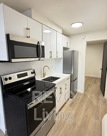60 Triller Ave #1 — Photo 4
