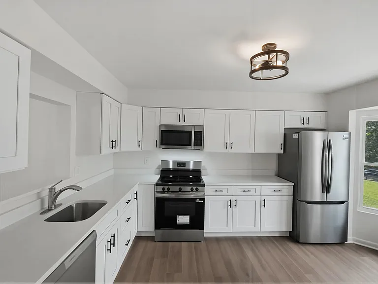 2846 Schoolhouse Cir — Photo 6