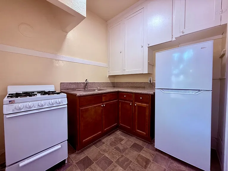 406 Linden Ave — Photo 6