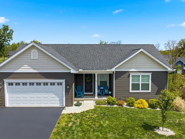 255 Quinella Ct, Martinsburg, WV 25404