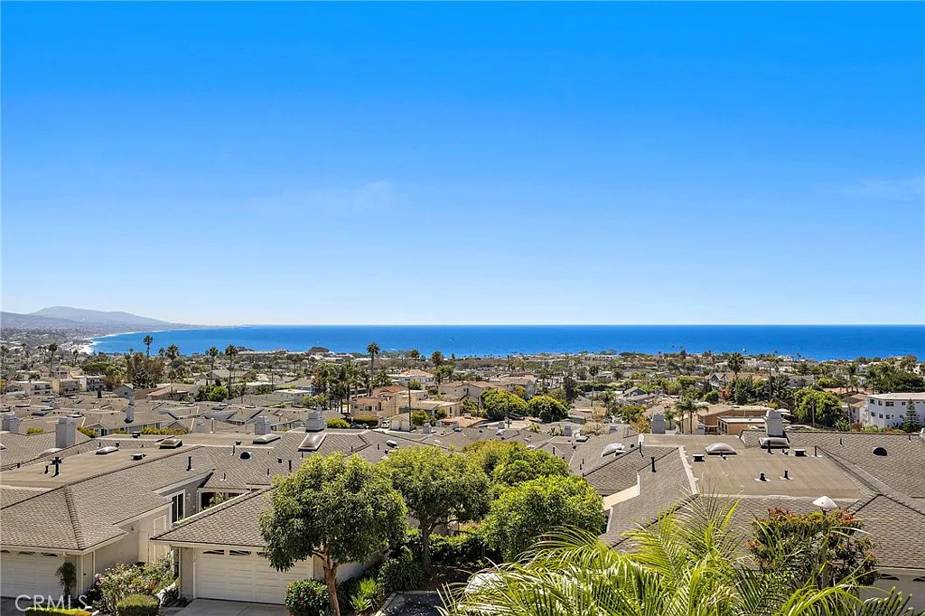 2 bed, 2.5 bath, 1821 sqft, $5,900 — Photo 3