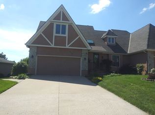 512 NW Timberbrooke Dr, Lees Summit, MO 64081