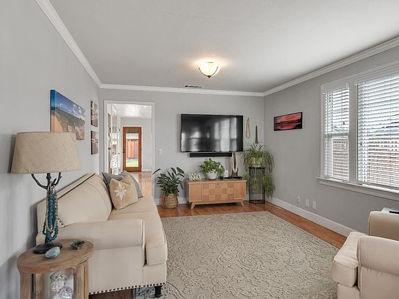 4th image of 1410 Vista Avenue