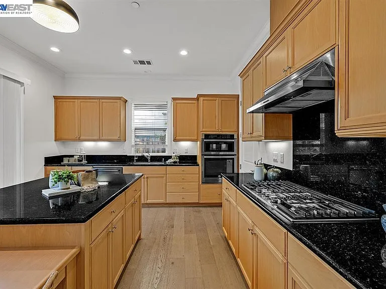 6180 Alpine Blue Dr — Photo 7