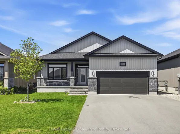 29 Sabrina Ave, Quinte West, ON K8V 0J9