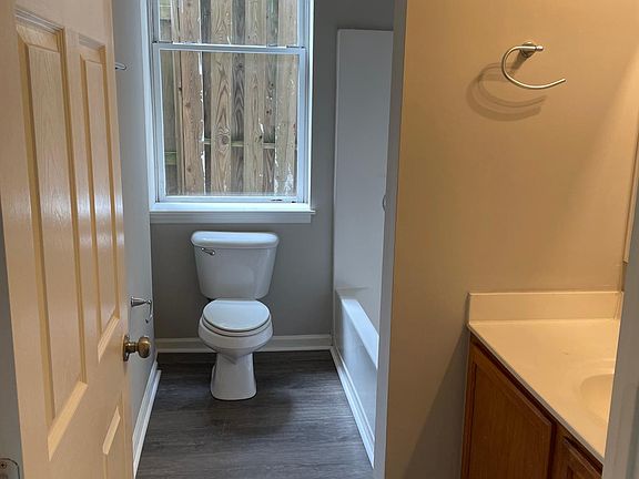 4th image of 122 S 9th St APT 1