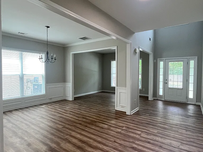 2501 Southhaven Ln — Photo 9