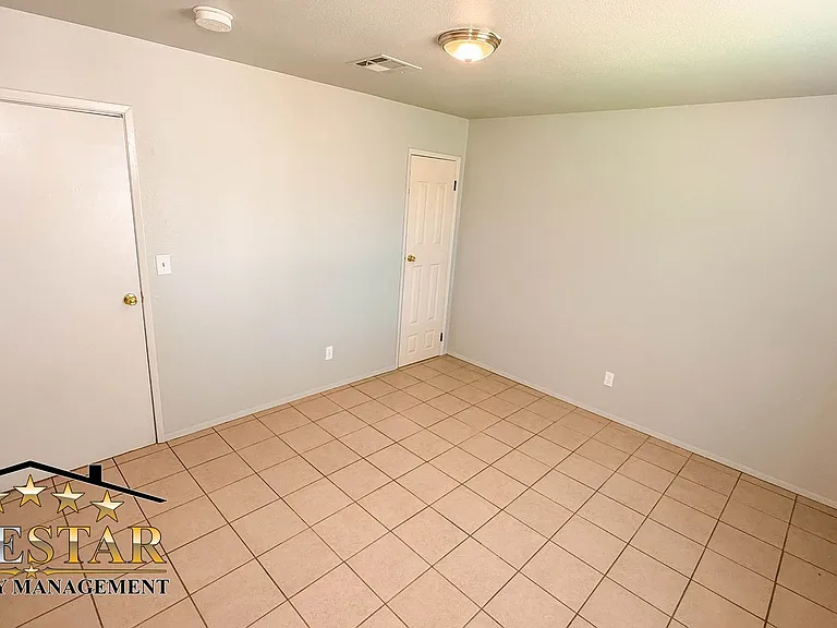 200 Haven Dr — Photo 6