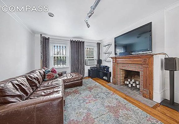 3rd image of 233 13th St #G