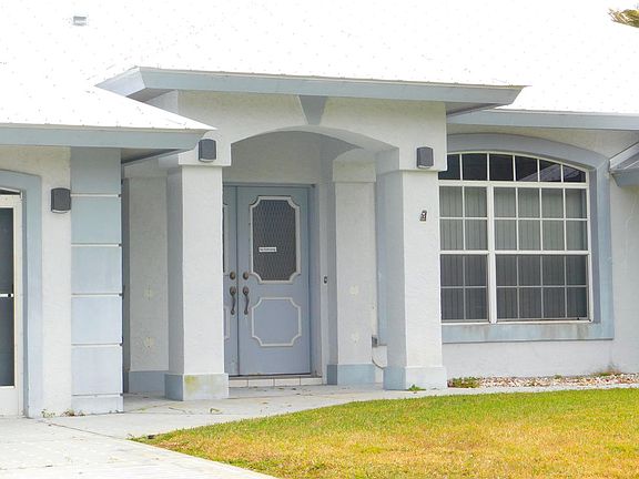 3rd image of 308 NE Surfside Ave