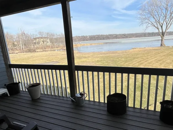 527 Mariner Dr, Bayport, MN 55003