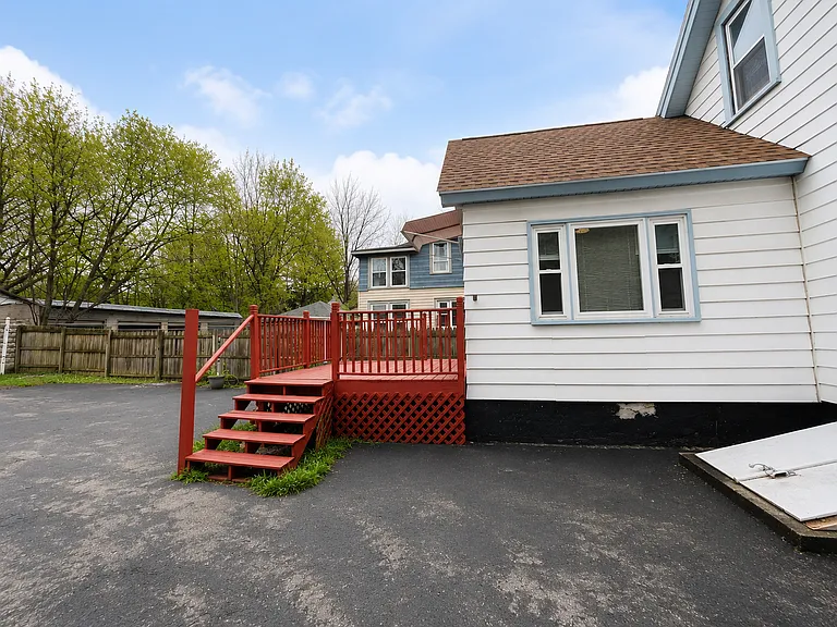 205 Cayuga St — Photo 28
