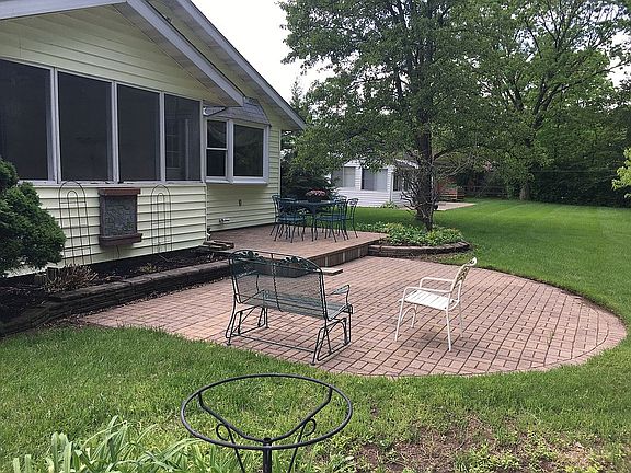 Paver patio & screened porch