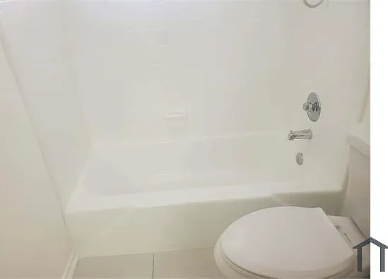 350 SW 27th Ter #A — Photo 3
