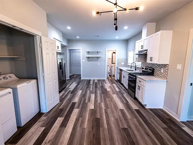 102 Marsden St #4 — Photo 9