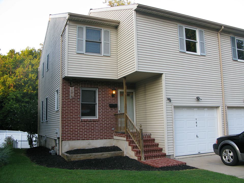 2nd image of 105 Euclid Ave