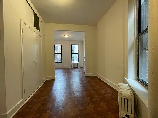 Rented by HOLTON REAL ESTATE INC. | media 4