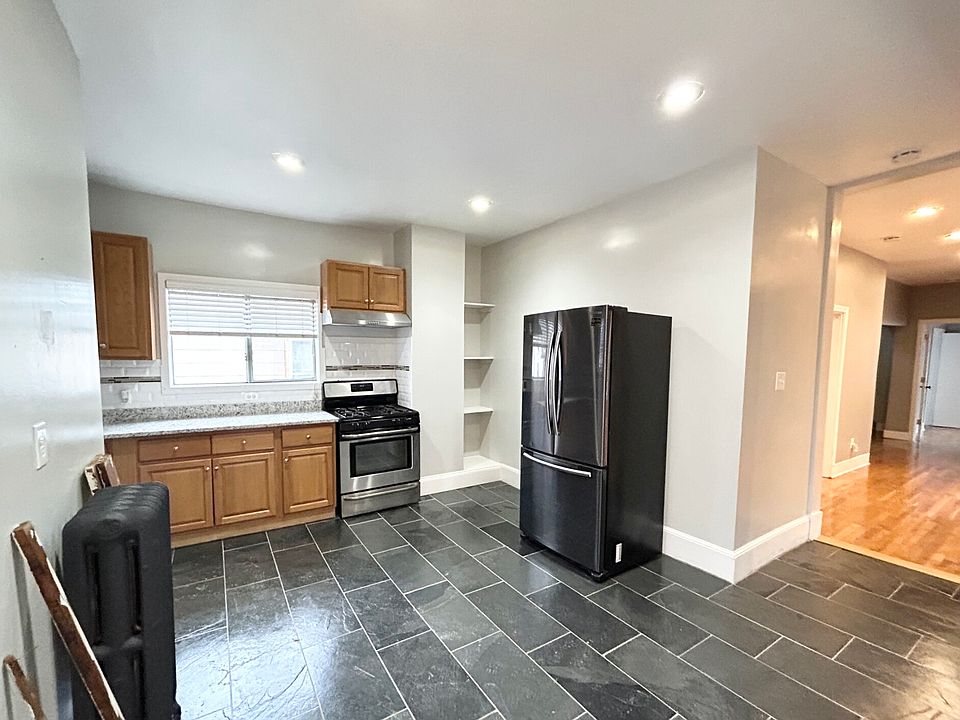 1st image of 14 Batchelder St
