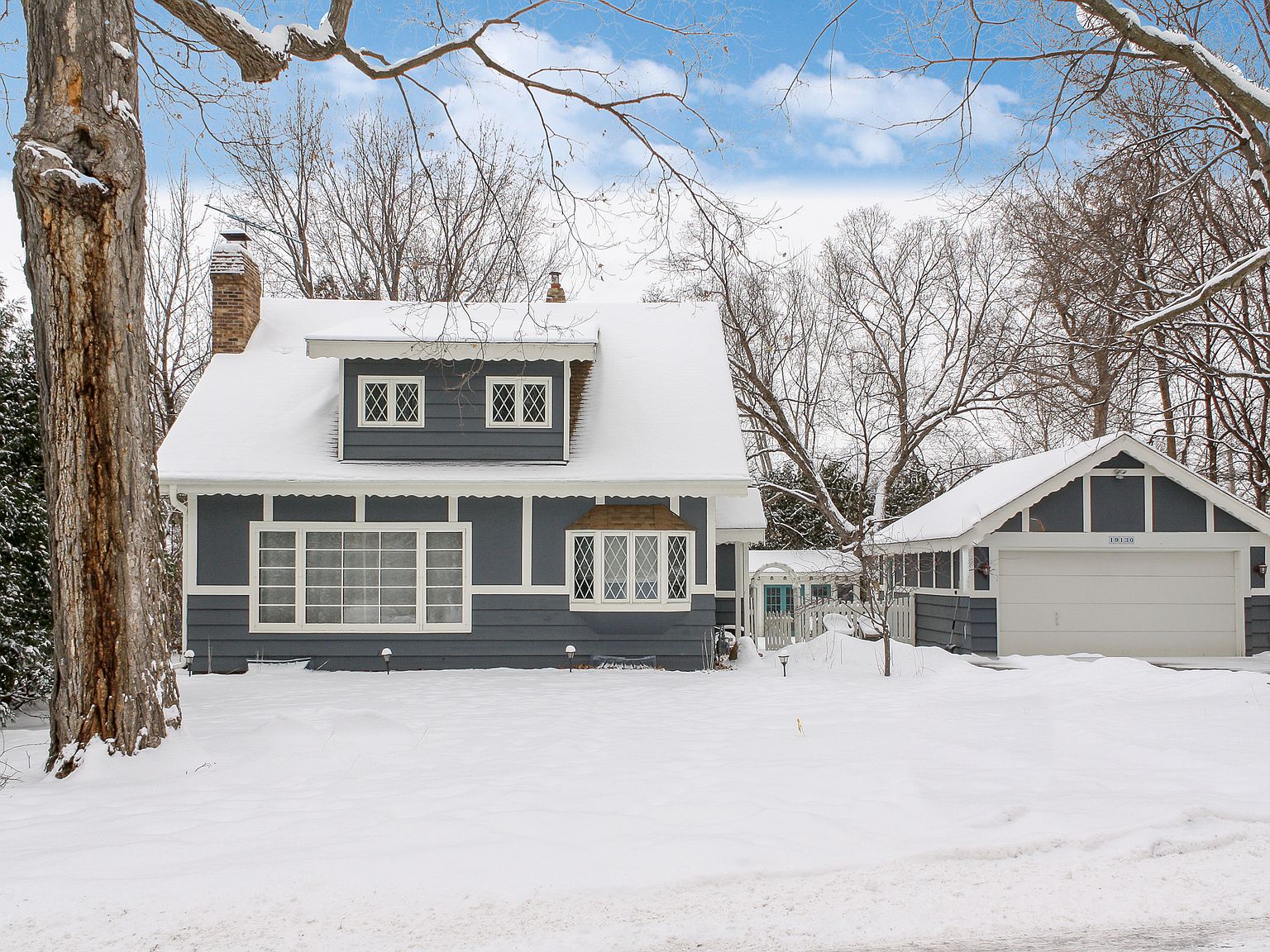 19130 Lake Ave, Deephaven, MN 55391 Zillow